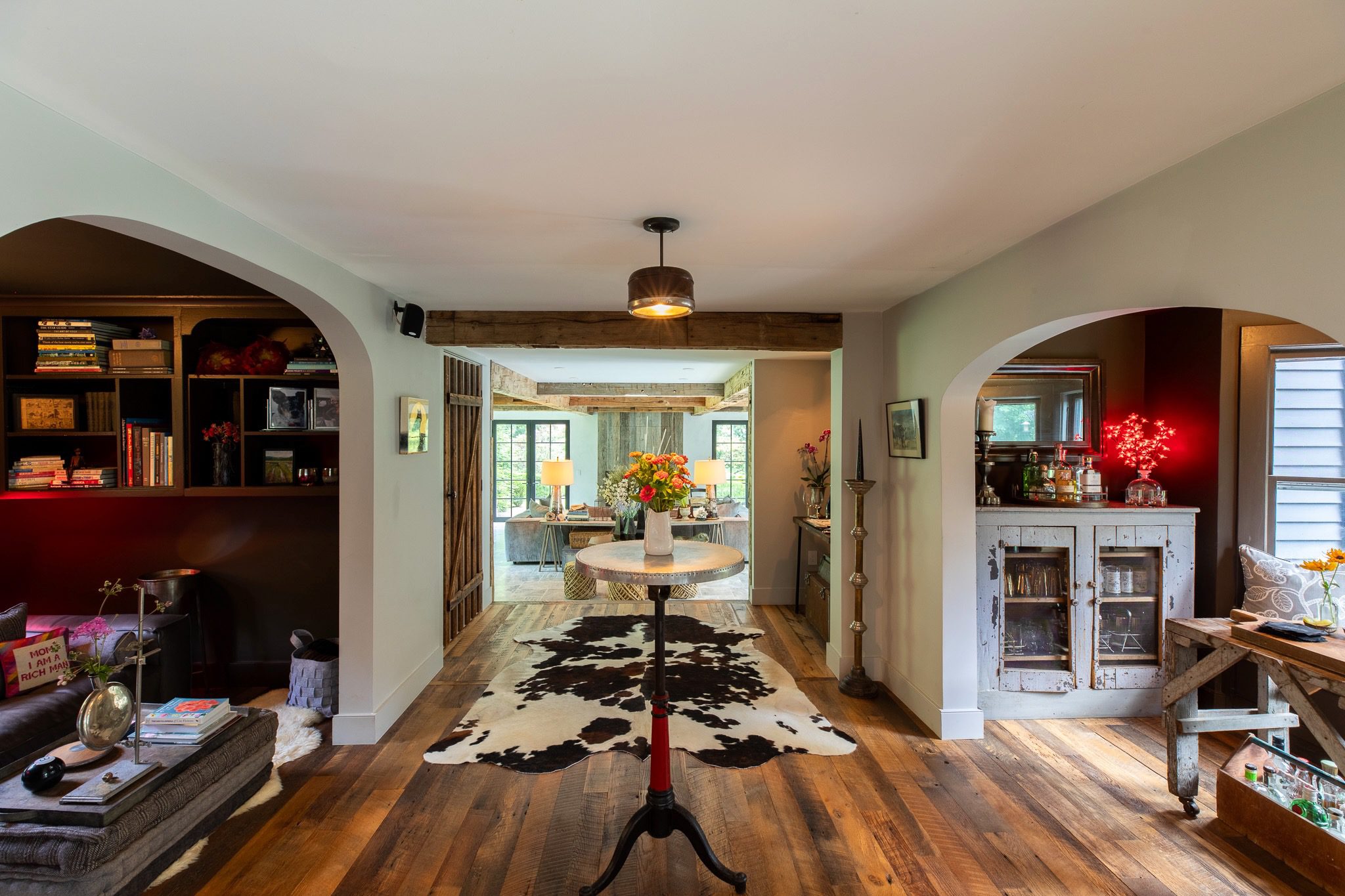 Cozy living room with wooden flooring decor.