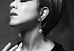 Black and white portrait of stylish woman