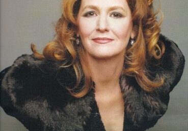 Glamorous portrait of a woman in black